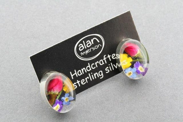 Flower in resin stud - oval - Makers & Providers