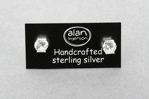 claw clear cubic zirc stud - Makers & Providers