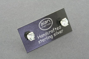 claw clear cubic zirc stud - Makers & Providers