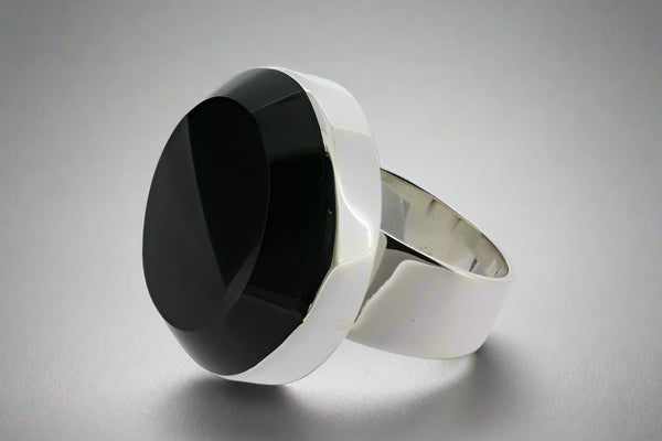 small onyx circle ring - Makers & Providers