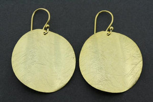 curved disc earring - gold plated - Makers & Providers