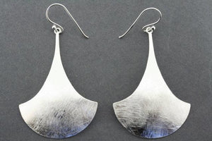 curved shield earring - Makers & Providers